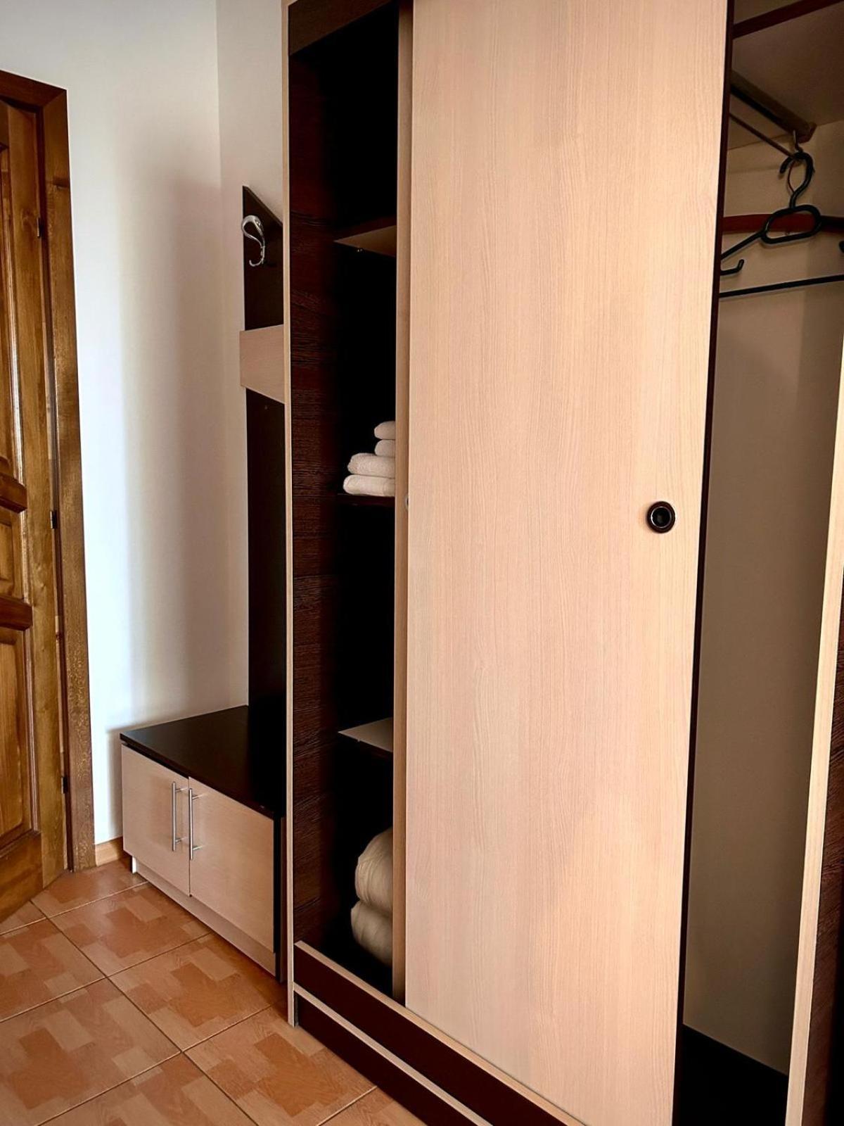 Hotel Levisticum Bacau Ngoại thất bức ảnh