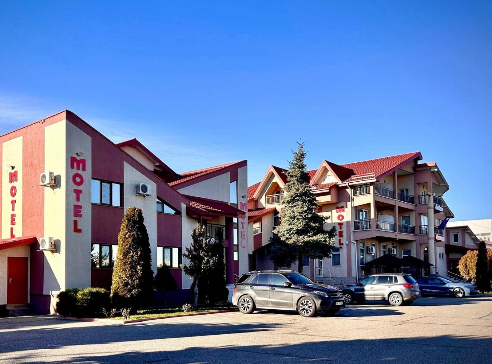 Hotel Levisticum Bacau Ngoại thất bức ảnh