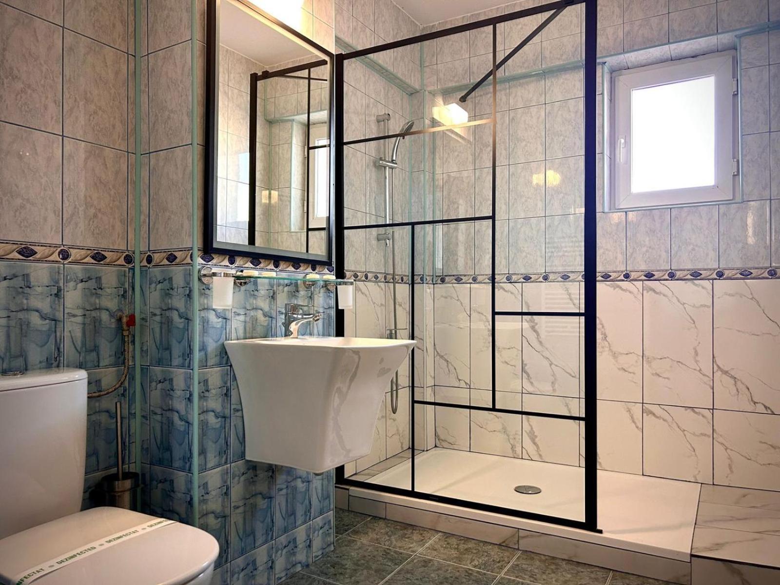 Hotel Levisticum Bacau Ngoại thất bức ảnh
